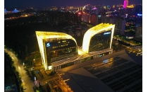 光影賦能繁華 點亮齊魯商核 —— 山東商業(yè)綜合體亮化工程的價值革新之路