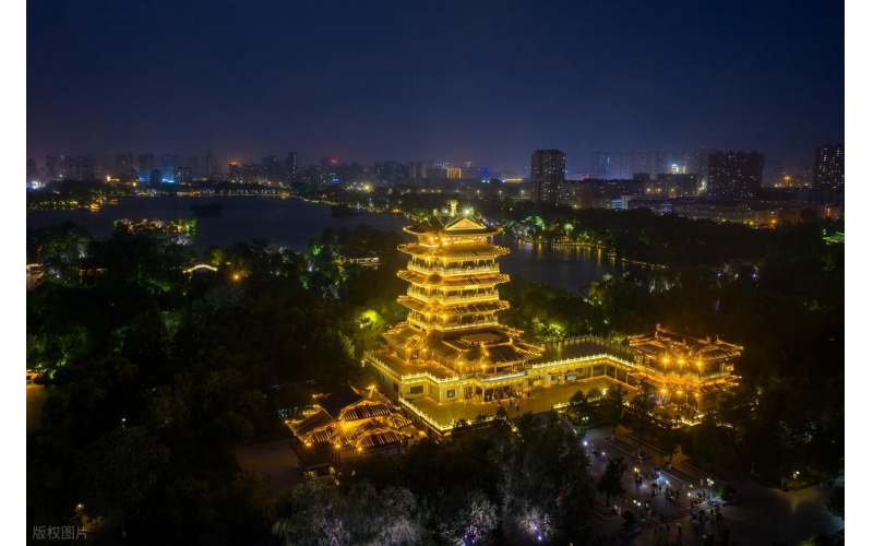 光影泉城，璀璨之夜——濟(jì)南夜景亮化工程點(diǎn)亮城市新名片