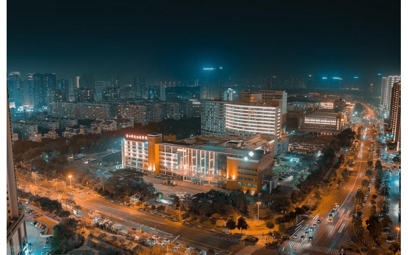 匠心筑光煥新建筑｜山東原實(shí)科技專業(yè)承接樓體夜景亮化工程